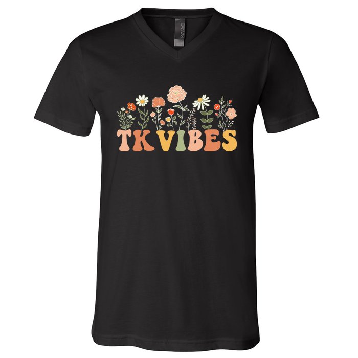 TK Vibes Wildflower Retro Teacher Daisy Back To School V-Neck T-Shirt