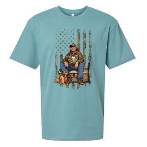 Trump With Dog Duck Waterfowl Hunting Camo President Trump Sueded Cloud Jersey T-Shirt