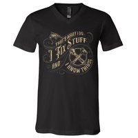 That's What I Do I Fix Stuff And I Know Things Funny Saying V-Neck T-Shirt