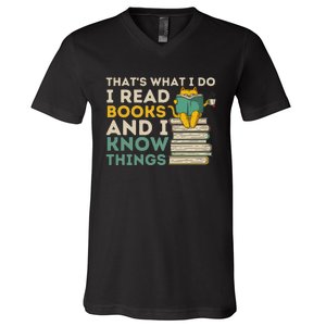 ThatS What I Do Reading Cat Funny Book & Cat Lover V-Neck T-Shirt