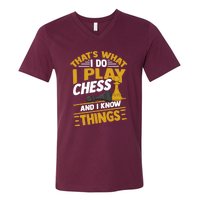 Thats What I Do I Play Chess And I Know Things Funny Chessboard Set King V-Neck T-Shirt