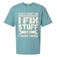 That's What I Do I Fix Stuff And I Know Things Sueded Cloud Jersey T-Shirt
