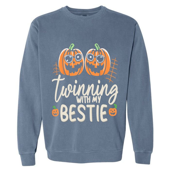 Twinning With My Bestie Spirit Week Twin Day Best Friend 70s Garment-Dyed Sweatshirt