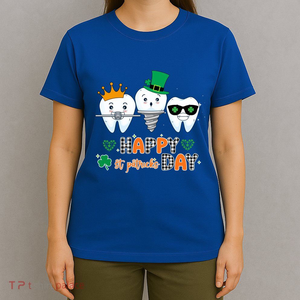 Tooth With Shamrocks Dental Assistant Happy St PatrickS Day Cool Gift T-Shirt