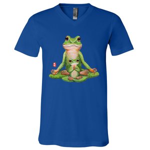 Two Yoga Frogs Meditation Yoga Animal Frogs Lover Gift Cool Gift V-Neck T-Shirt