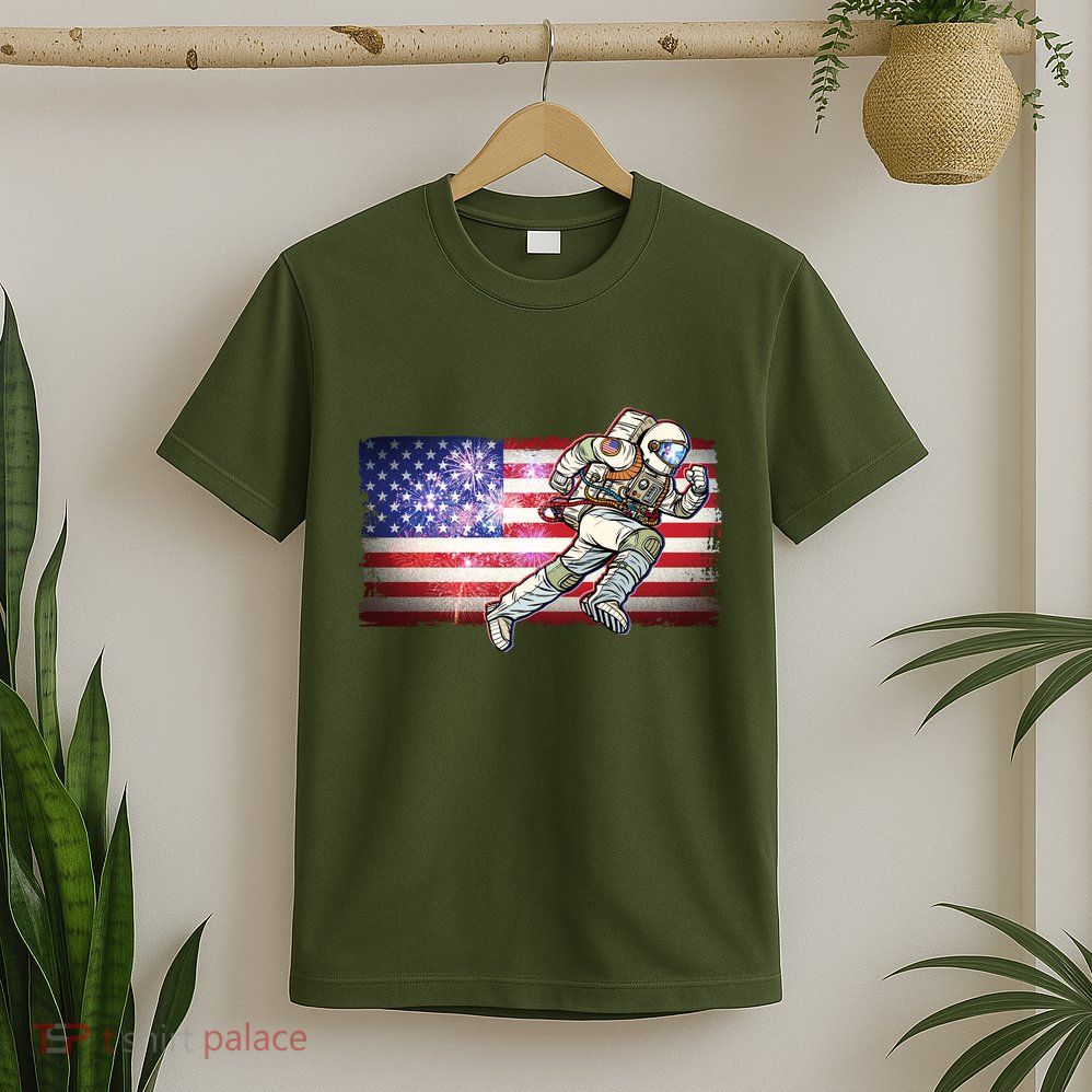 USA American Flag 4th Of July Fireworks Astronaut T-Shirt