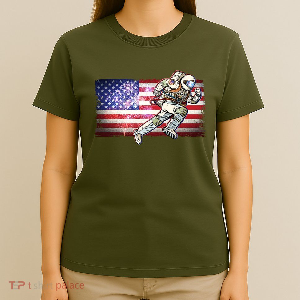 USA American Flag 4th Of July Fireworks Astronaut T-Shirt