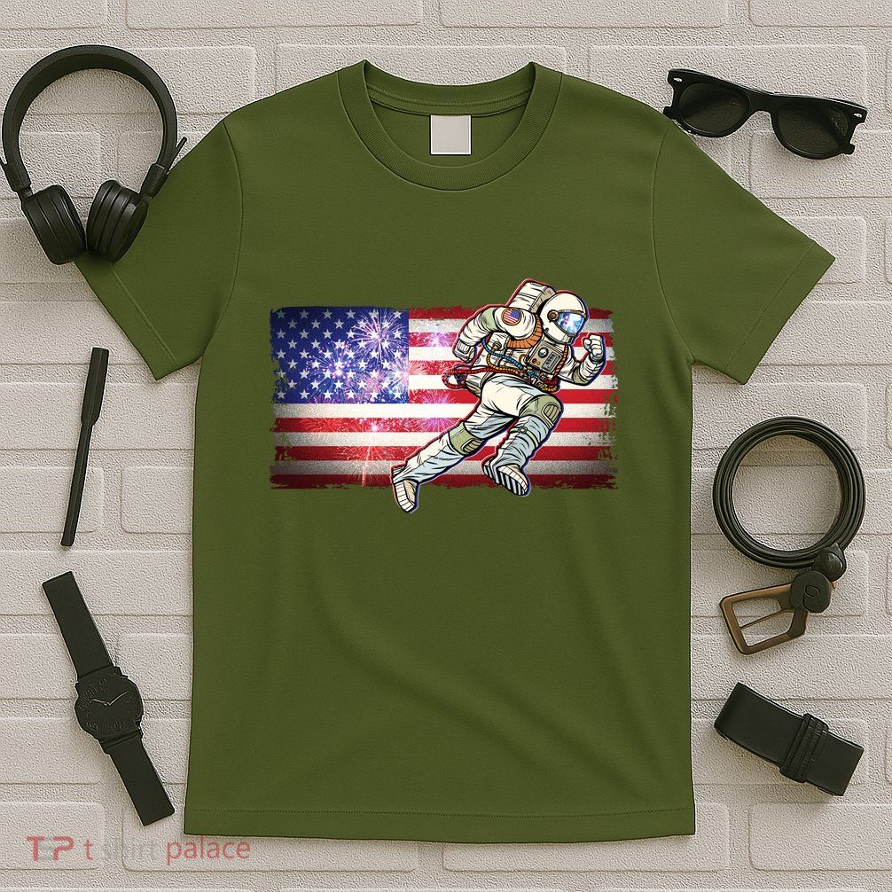 USA American Flag 4th Of July Fireworks Astronaut T-Shirt