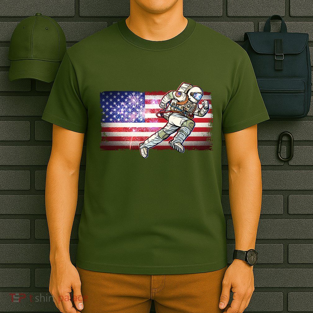 USA American Flag 4th Of July Fireworks Astronaut T-Shirt