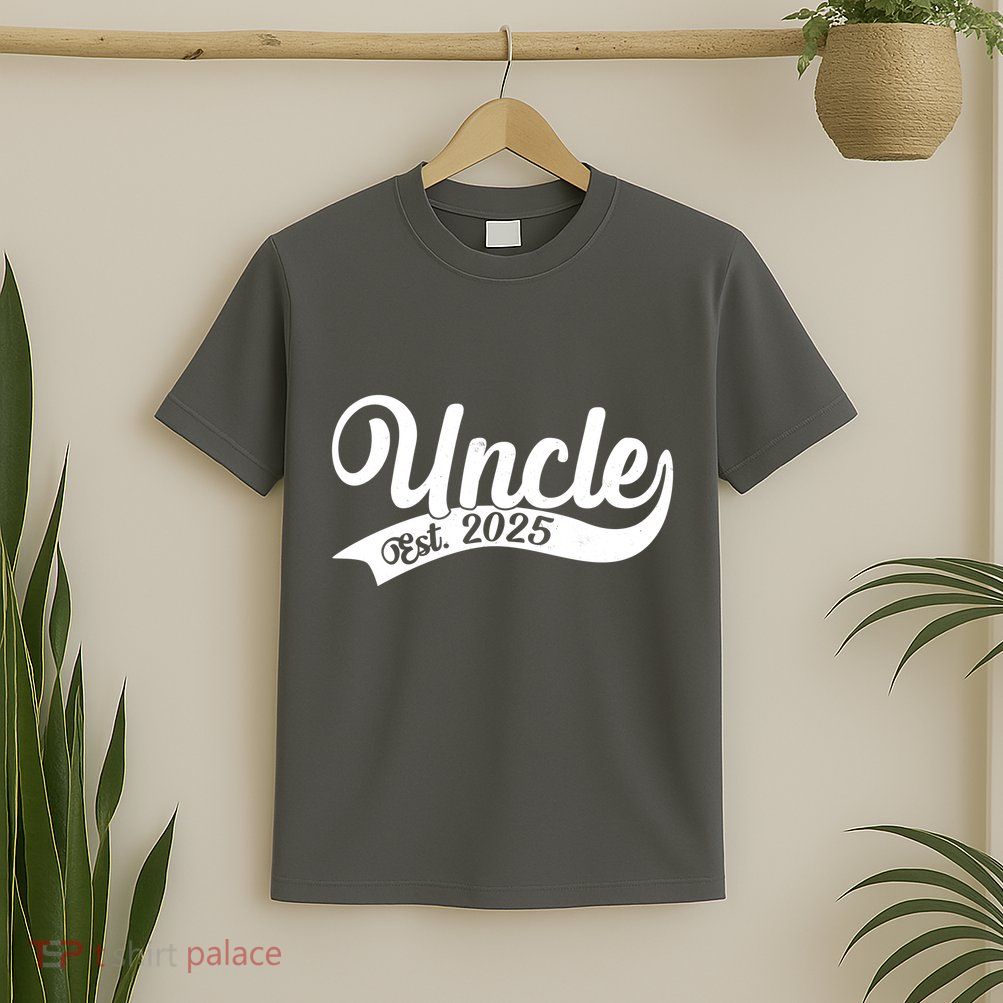 Uncle Est. 2025 New Baby Niece Nephew T-Shirt