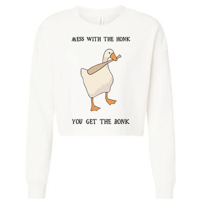 Untitled Funny Goose Game Meme Cropped Pullover Crew
