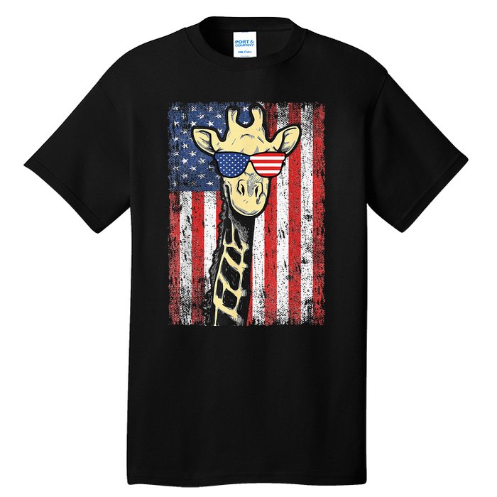 USA Flag Patriotic Giraffe Sunglasses Funny Animal Lover Tall T-Shirt