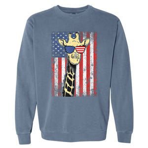 USA Flag Patriotic Giraffe Sunglasses Funny Animal Lover Garment-Dyed Sweatshirt