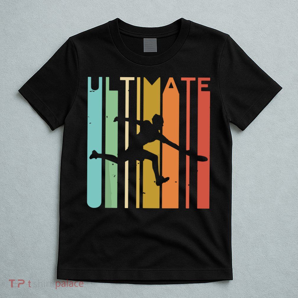 Ultimate Frisbee Retro Player Flying Disc Throwing T-Shirt