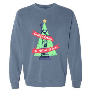 Usa New York City Statue Of Liberty Christmas Tree Great Gift Garment-Dyed Sweatshirt