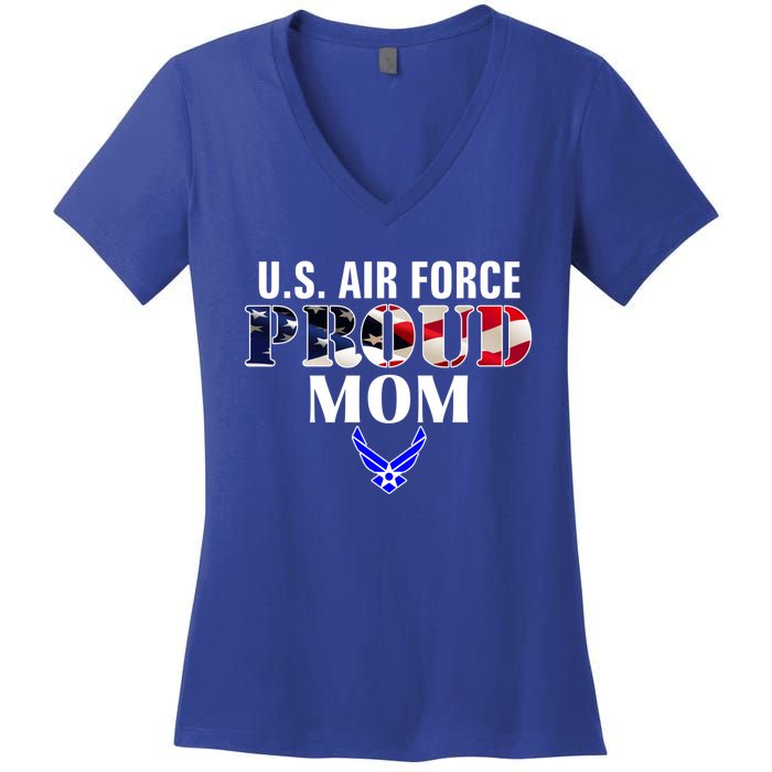 Us Proud Air Force Mom With American Flag Gift For Veteran Cool Gift Women's V-Neck T-Shirt