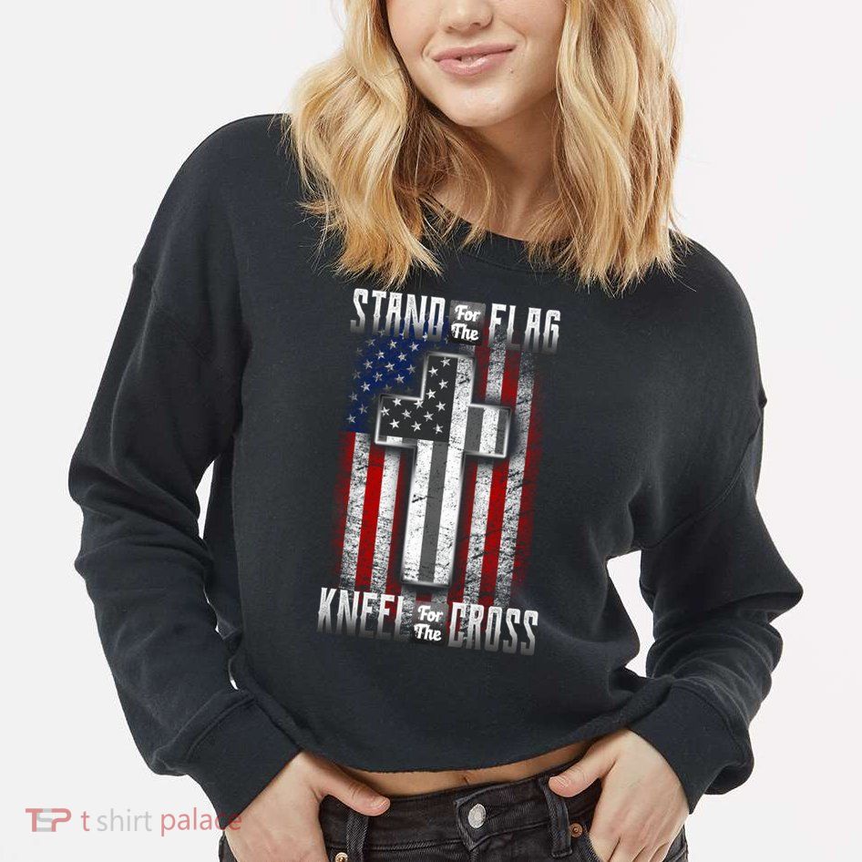 USA Stand For The Flag And Kneel For The Cross Cropped Pullover Crew