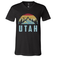 Utah Tee Retro Vintage Mountains Hiking Nature V-Neck T-Shirt