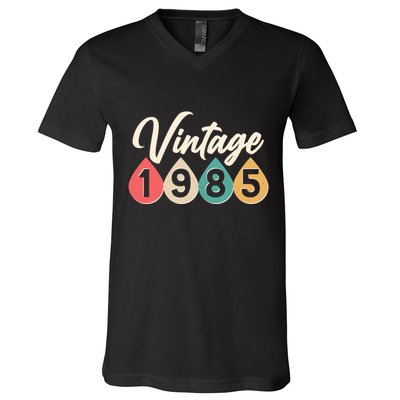 Vintage 1985 40th Birthday Retro Teardrop Design V-Neck T-Shirt
