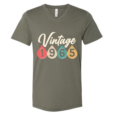 Vintage 1965 60th Birthday Retro Teardrop Design V-Neck T-Shirt