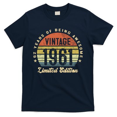Vintage 1961 Limited Edition Birthday 62nd Dad Birthday Grandpa Birthday T-Shirt