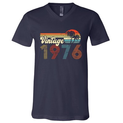 Vintage 1976 Made In 1976 46th Birthday Gift 46 Year Old V-Neck T-Shirt