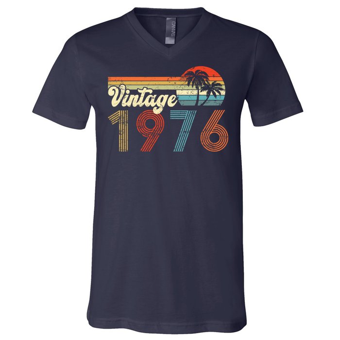 Vintage 1976 Made In 1976 46th Birthday Gift 46 Year Old V-Neck T-Shirt