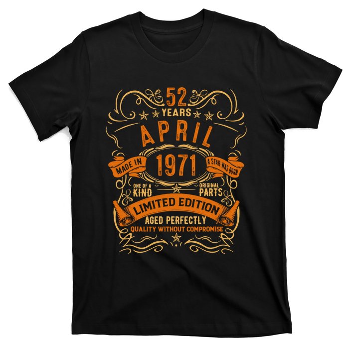 Vintage 52th Birthday April 1971 Birthday T-Shirt