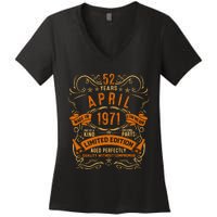 Vintage 52th Birthday April 1971 Birthday Women's V-Neck T-Shirt