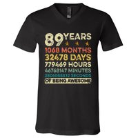 Vintage 89th Birthday Gift 89 Years Old 1068 Months V-Neck T-Shirt