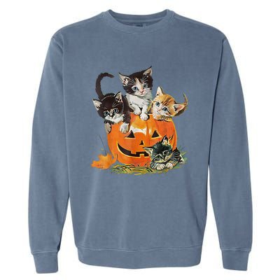 Vintage 90s Cat Pumpkin Halloween Retro Floral Spooky Season Garment-Dyed Sweatshirt