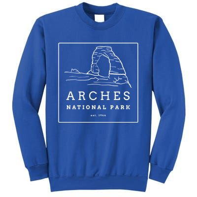 Vintage Arches National Park Utah Hiking Gift Sweatshirt