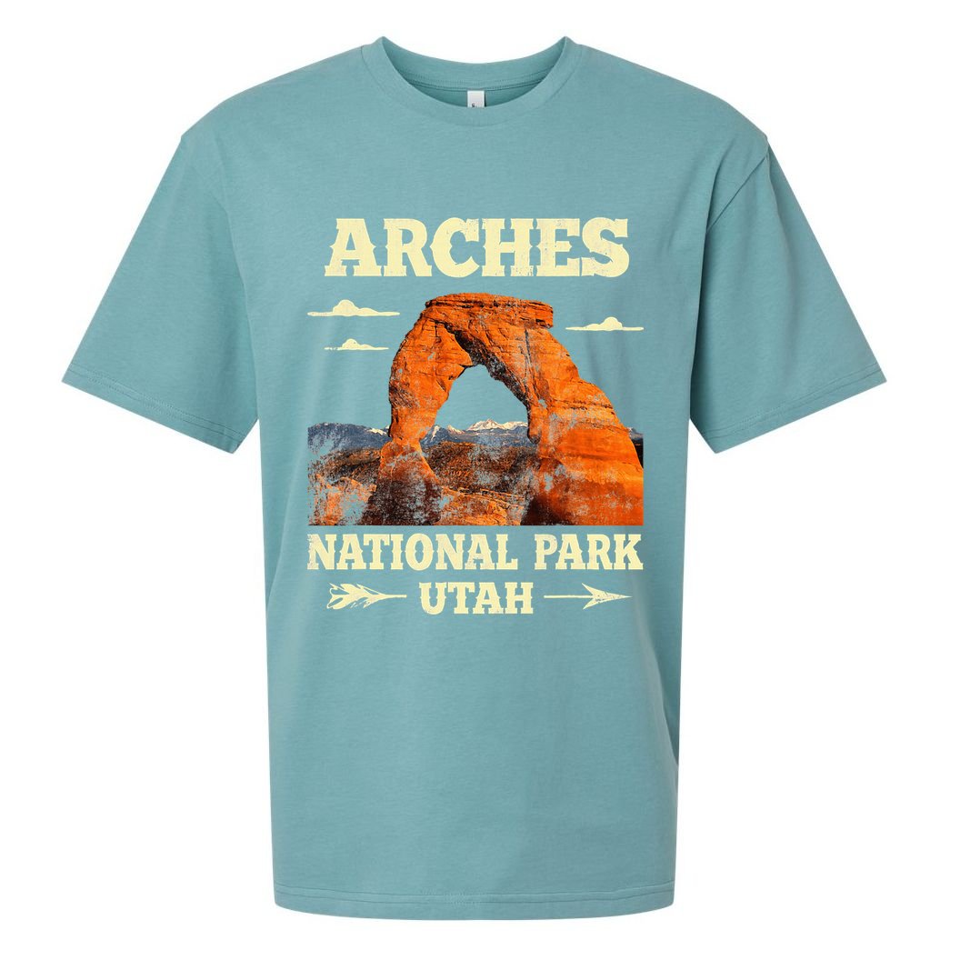 Vintage Arches National Park Retro Sueded Cloud Jersey T-Shirt