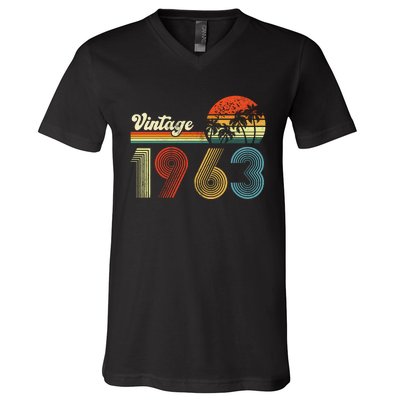 Vintage Birthday 1963 Retro Sunset Mom dad Gift 60th Birthday V-Neck T-Shirt