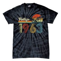 Vintage Birthday 1963 Retro Sunset Mom dad Gift 60th Birthday Tie-Dye T-Shirt