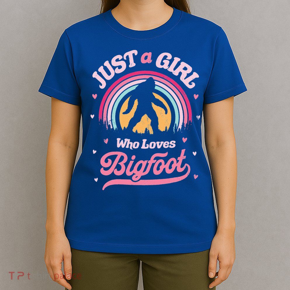 Vintage Bigfoot Just A Girl Who Loves Sasquatch T-Shirt