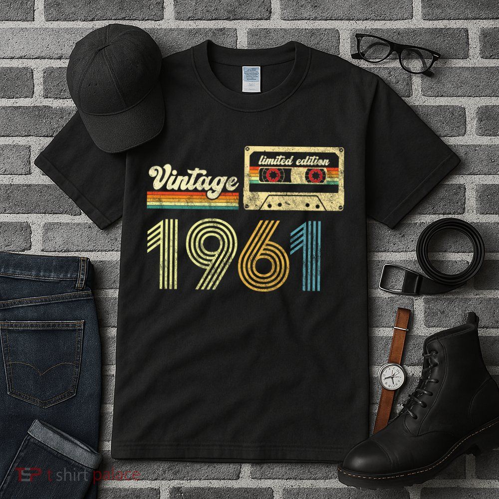vintage cassette 1961 Retro Birthday 62nd Dad Birthday Gift Grandpa Birthday Tall T-Shirt