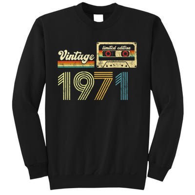 vintage cassette 1971 Retro Birthday 52nd Dad Birthday Gift Grandpa Birthday Sweatshirt