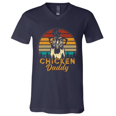 Vintage Chicken Daddy Chicken Dad Father Farmer Retro V-Neck T-Shirt