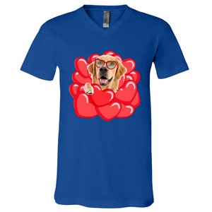 Valentines Cool Gift Dog Lover Golden Retriever Funny Gift Mom Couple Him Cute G V-Neck T-Shirt