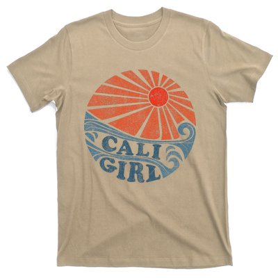 Vintage Cali Girl Retro Beach California Vacation Women T-Shirt