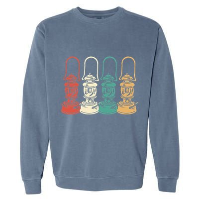 Vintage Camping Light Retro Camp Lantern Garment-Dyed Sweatshirt