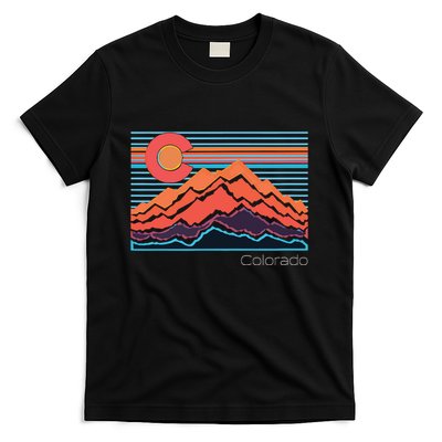 Vintage Colorado Mountain Landscape And Flag Graphic T-Shirt