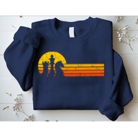 Vintage Chess Player Retro Sunset Design Chess Pieces Sweatshirt