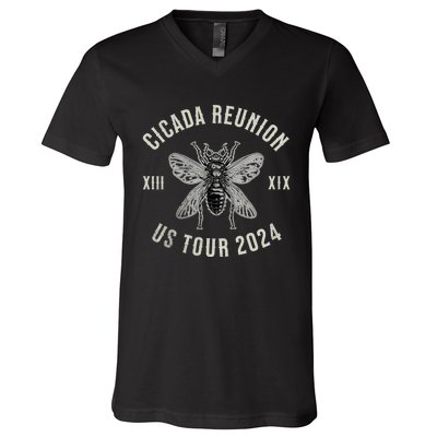 Vintage Cicada Reunion 2024 Cicada Broods Xix And Xiii V-Neck T-Shirt