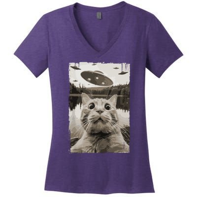 Vintage Cat Ufo Encounters Funny Ufo And Cat Selfie Women's V-Neck T-Shirt