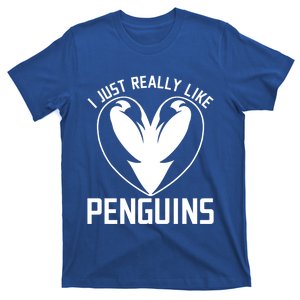 Valentines Day Penguin Love Penguin Gift T-Shirt