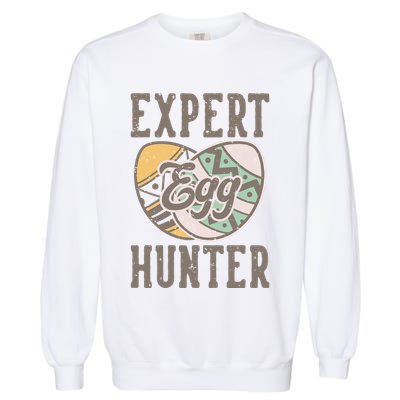 Vintage Expert Egg Hunter Funny Easter Garment-Dyed Sweatshirt