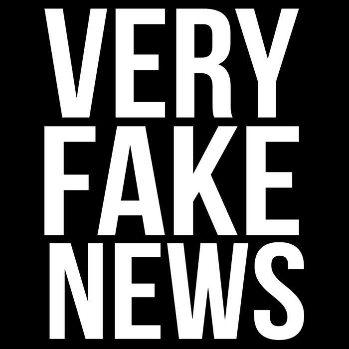 Very Fake News Funny Donald Trump Drawstring Bag