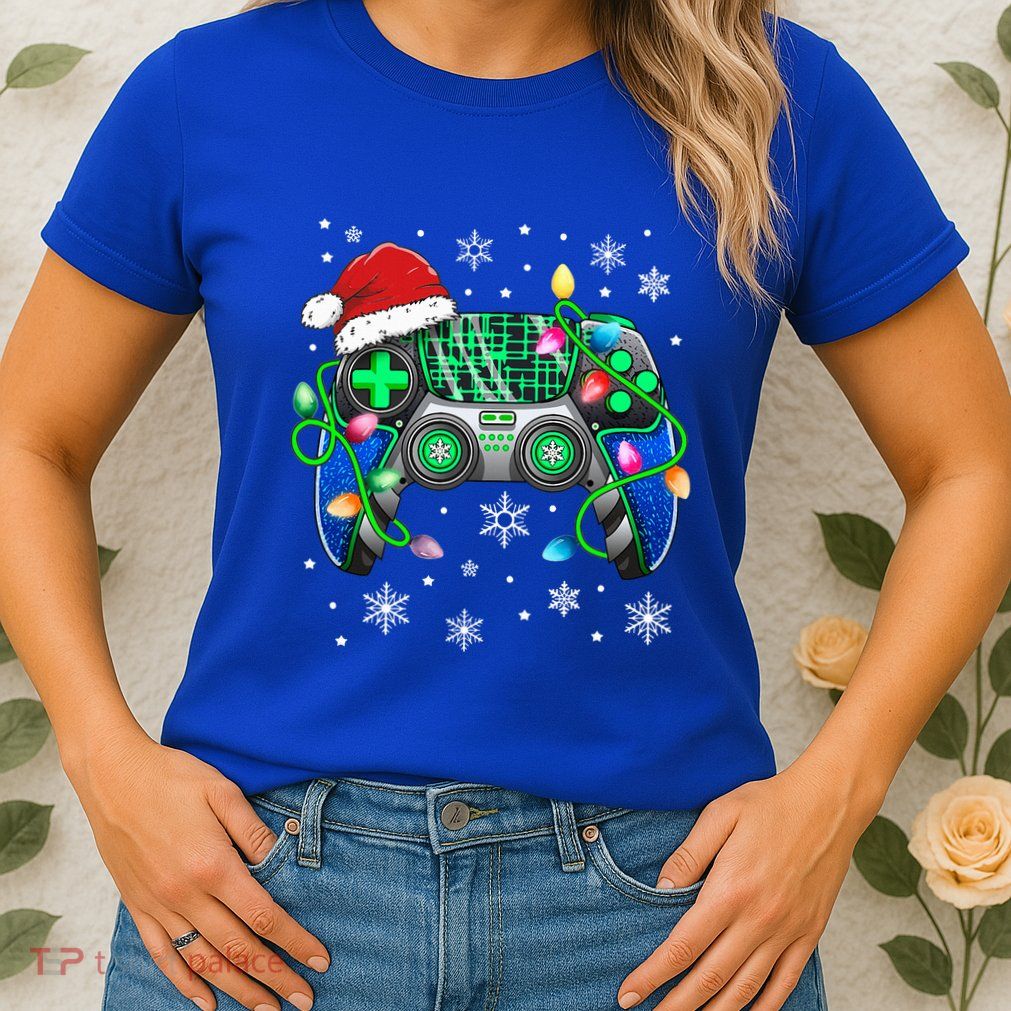 Video Game Controller Christmas Santa Hat Gamer  Womens T-Shirt